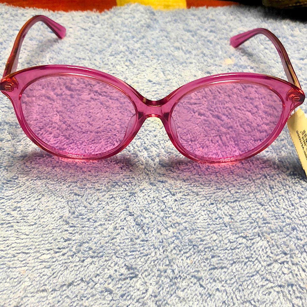 Women Gucci glasses